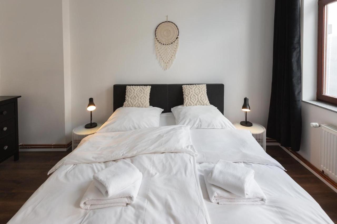 Apartment Koje Eins I Grosses Mit 2 Schlafzimmern *